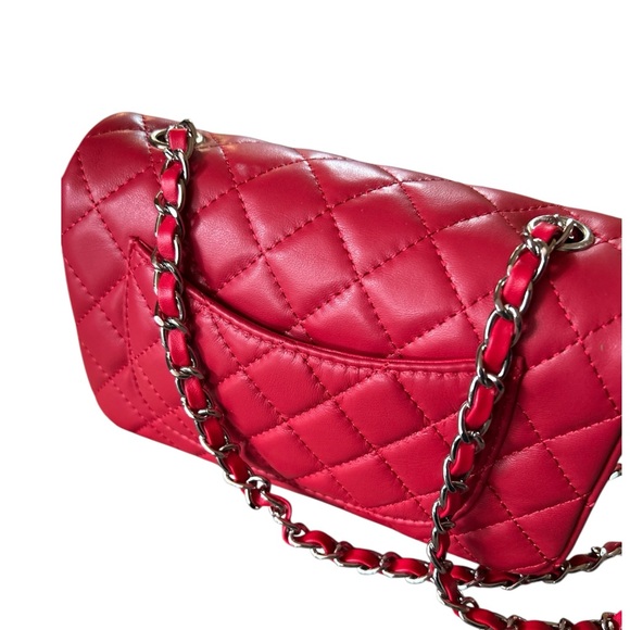 Red Quilted Flap Crossbody Bag – Classic & Timeless Style - Picture 4 of 16
